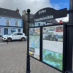 2 Cois Chnoic - * Dingle